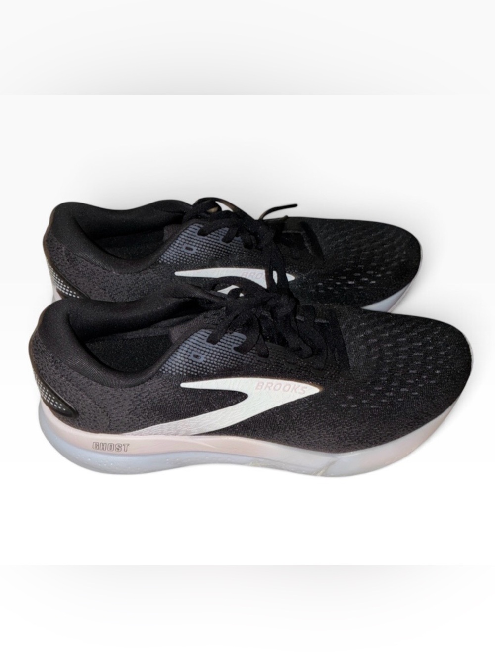 New without tags Brooks Women's Ghost 16 Sneakers Black/White/Orchid Ice Sz 10